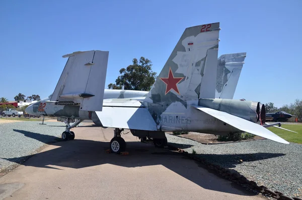 F-18A Hornet display inside Flying Leatherneck Aviation Museum i — Stock Photo, Image