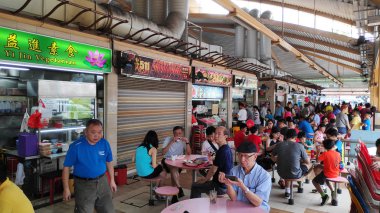 Singapur geleneksel hawker merkezi