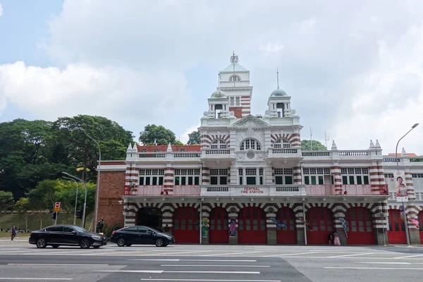 Centrale brandweerkazerne met unieke Engelse ontwerpen in Singapore — Stockfoto