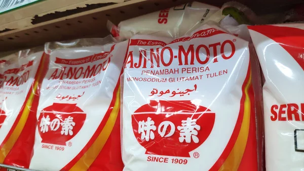 Ajinomoto tempero de alimentos na prateleira da loja — Fotografia de Stock