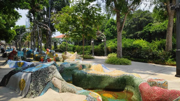 Colored mosaic fountains leading from the Sentosa Merlion statue — Stock Photo, Image