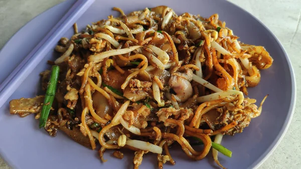 Fried Char Kuey Teow — Stok fotoğraf