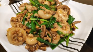 Hakka abaküs bir tabakta boncuklar