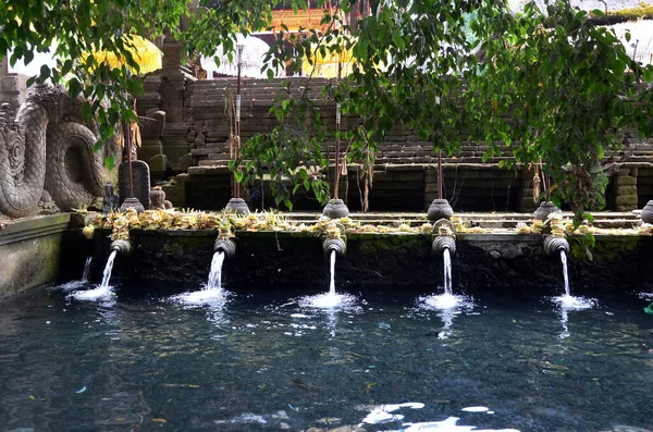 Храм Tirta Empul в Бали, Индонезия . — стоковое фото
