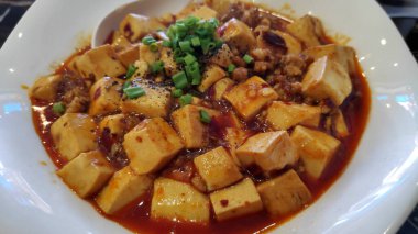 Ma Po tofu, Çin mutfağı tofu ve acı soslu kıyma.