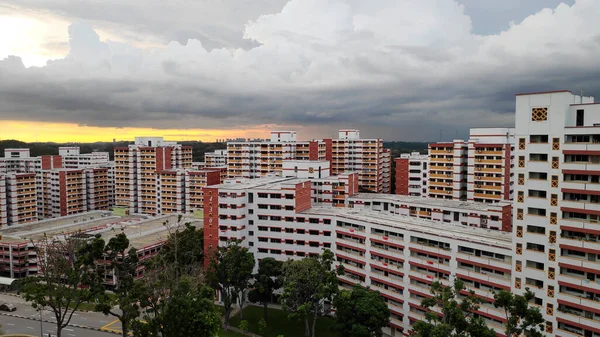 Puesta Sol Detrás Fila Apartamentos Hdb Singapur —  Fotos de Stock