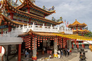 Kuala Lumpur, Malezya-15 Ağustos 2025: Thean Hou Tapınağı Kuala Lumpur, Malezya. Tapınak, Çin deniz tanrıçası Mazu 'ya adanmış altı katlı bir tapınaktır.