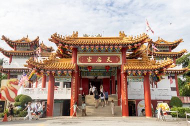 Kuala Lumpur, Malezya-15 Ağustos 2025: Thean Hou Tapınağı Kuala Lumpur, Malezya. Tapınak, Çin deniz tanrıçası Mazu 'ya adanmış altı katlı bir tapınaktır.