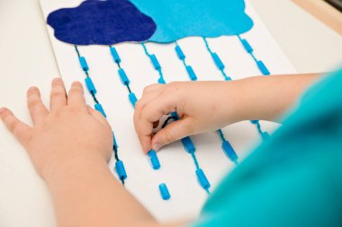 İnce motor becerileri, el göz koordinasyonunu ve matematik becerilerini öğretmek için DIY oyuncağı. Montessori malzemeleri. Gelişme, eğitim. Anaokulu çocukları için eğitici oyuncaklar. Evde etkinlik.