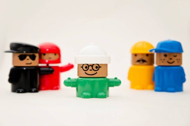 Farklı mesleklerden oyuncak heykelcikler koleksiyonu..