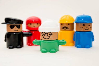 Farklı mesleklerden oyuncak heykelcikler koleksiyonu..