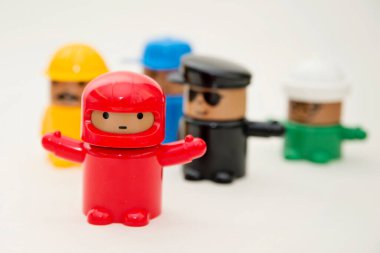 Farklı mesleklerden oyuncak heykelcikler koleksiyonu..