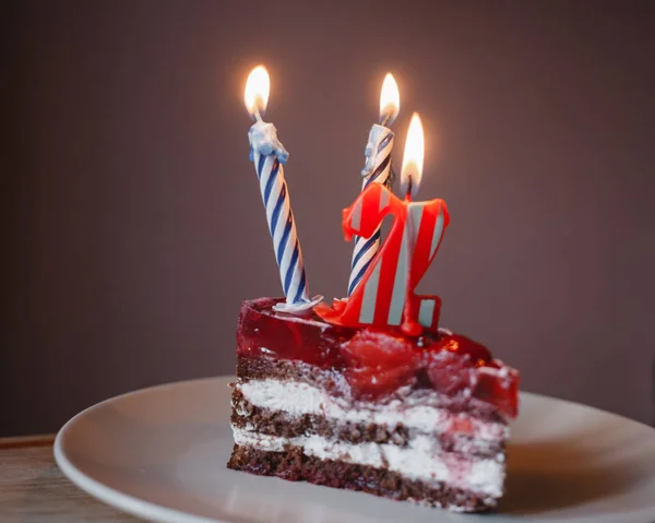 Pedaço Bolo Duas Velas Vela Número Dois — Fotografia de Stock