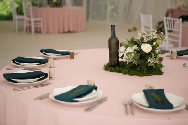 Decoração Mesa Para Cerimônia Casamento Ajuste Mesa Flores Decoração Verde — Fotografia de Stock