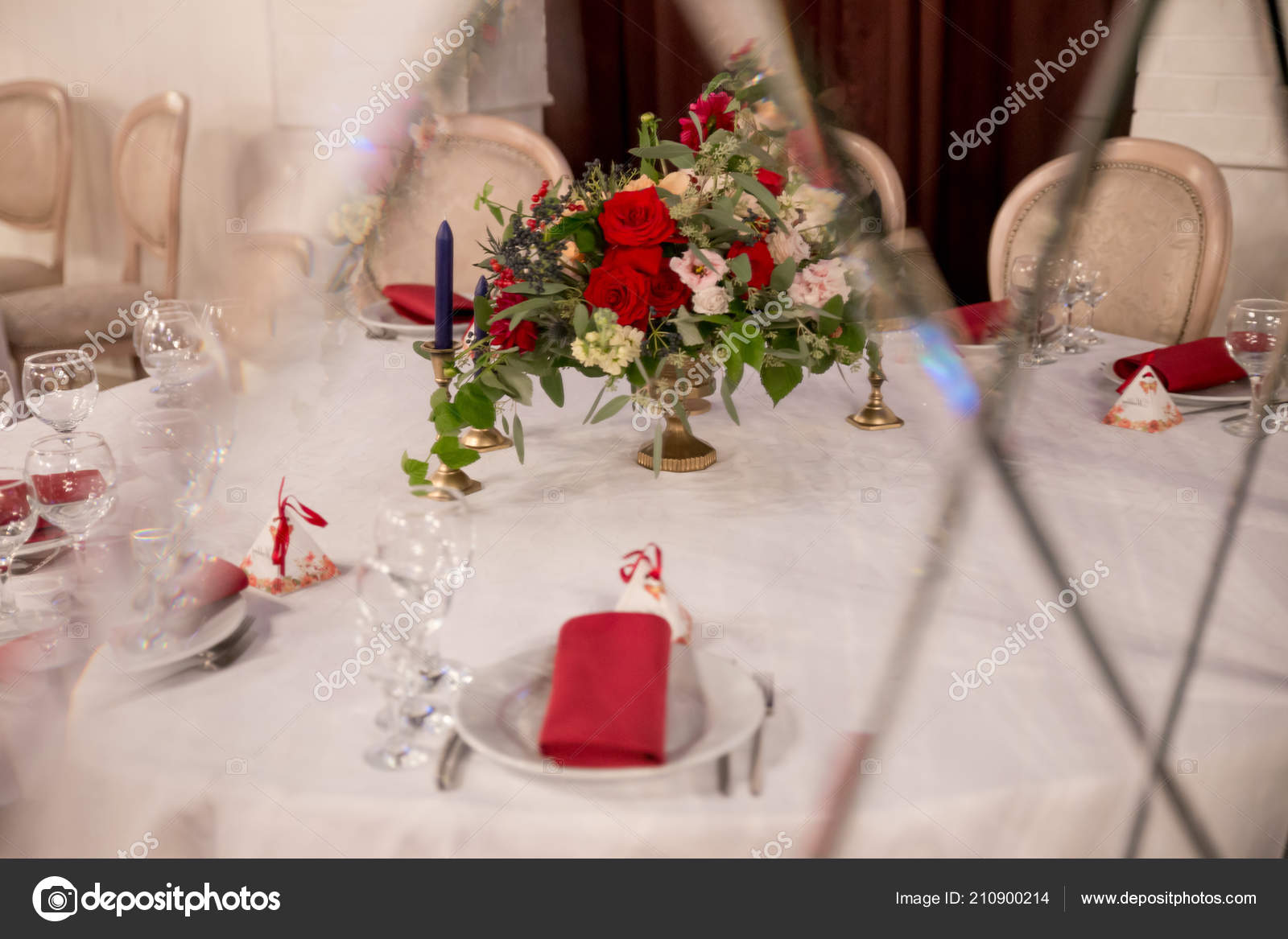 Table Decor Wedding Ceremony Table Setting Flowers Red White Decor