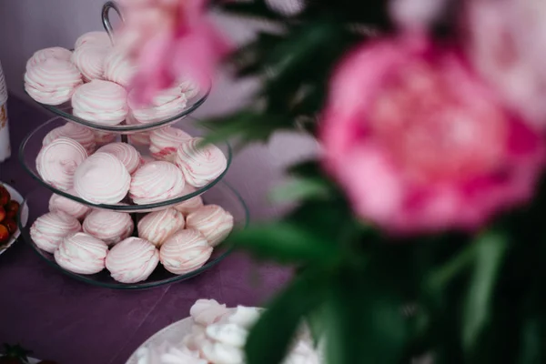 Dish Pink Marshmallow Table Decoration — Stock Photo, Image