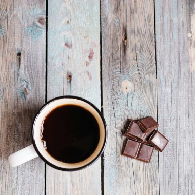 fincan kahve ve çikolata ahşap tablo