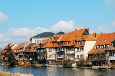 Bamberg, Almanya - 04 01 2013: güneşli kış gün Bamberg sokaklarda görünümlerini