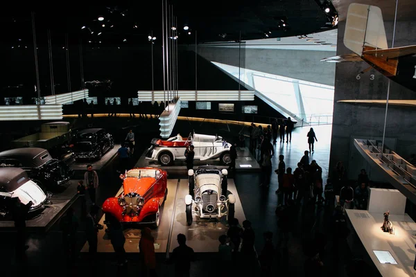 Stuttgart Gemany 2013 Exposiciones Detalles Del Museo Mercedes Benz — Foto de Stock