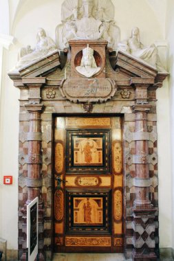 Prague, Çek Cumhuriyeti - 04 02 2013: Mimarlık, binalar ve dönüm noktası. eski Belediye Binası iç