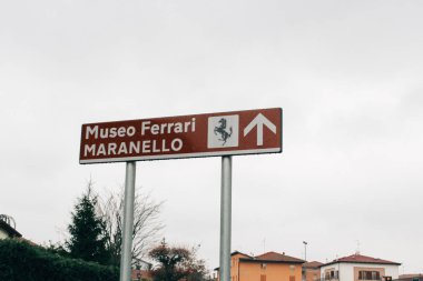 Maranello, İtalya - 03 26 2013: Maranello sokaklarında görünümünü.