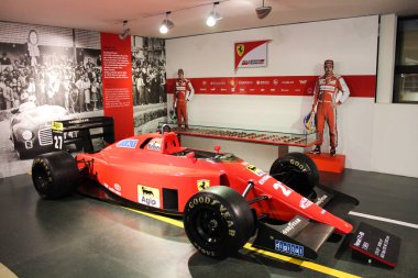Maranello, İtalya - 03 26 2013: spor arabalar Ferrari müzede sergi Müzesi