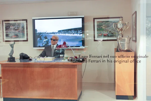 Maranello, Italia - 03 26 2013: il museo espone una Ferrari sportiva nel museo Foto Stock