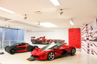 Maranello, İtalya - 03 26 2013: spor arabalar Ferrari müzede sergi Müzesi