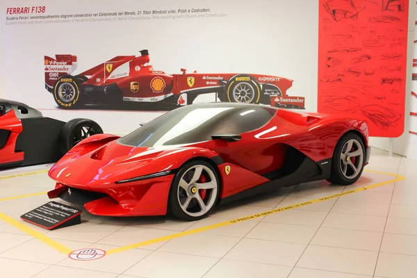 Maranello, İtalya - 03 26 2013: spor arabalar Ferrari müzede sergi Müzesi
