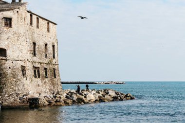 Rapallo, İtalya - 03 27 2013: Bir tatil beldesi Rapallo sokaklarında görünümünü.