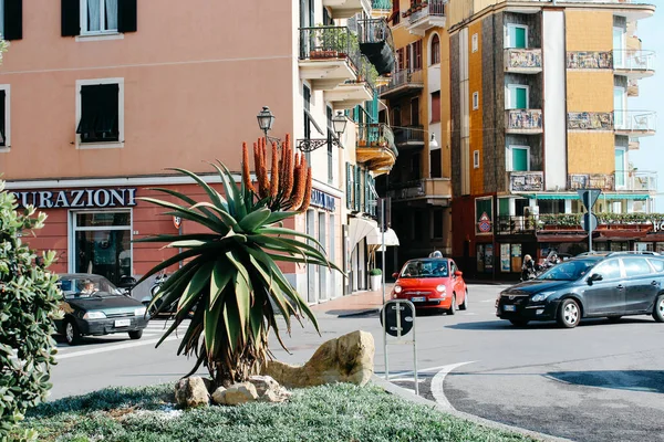 Rapallo, Italy - 03 27 2013: View of the streets of a resort town Rapallo. — Stock Photo, Image