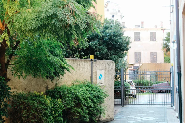 Rapallo, Italia - 03 27 2013: Vista de las calles de una ciudad turística Rapallo . —  Fotos de Stock