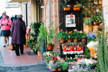 Rapallo, İtalya - 03 27 2013: Bir tatil beldesi Rapallo sokaklarında görünümünü.