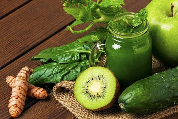 Bär Och Grönsaker Smoothie Friska Saftiga Vitamin Drink Diet Eller — Stockfoto