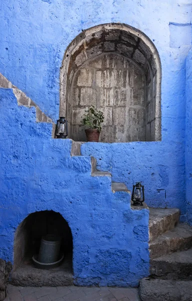 Puerta al Paraíso de Sevilla, en el interior del monasterio de Santa Catalina de Arequipa , — Foto de Stock