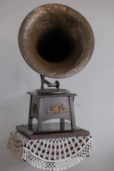 Vintage eski gramofon masada