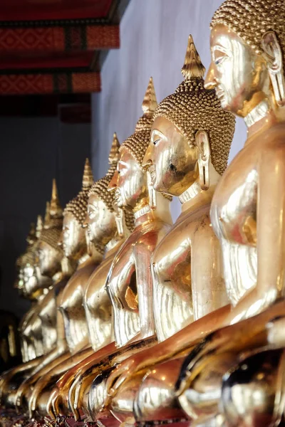 Golden lotus pozisyonu Tapınak, Tayland, Thailand, Bangkok oturuyor ve Buda heykelleri