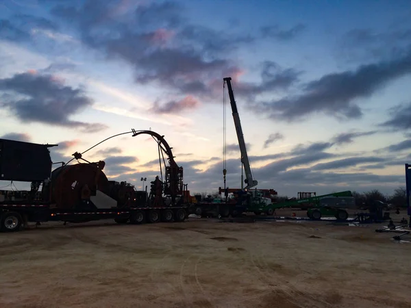 Güneş doğarken enjektör kafası boru kangal