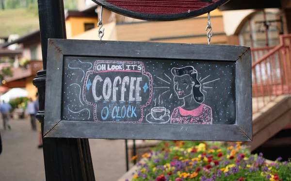Modna Kawiarnia Zarejestruj Kawy Oclock — Zdjęcie stockowe