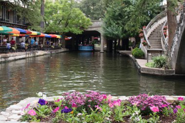 Başlık: San Antonio River Walk - feribot turları