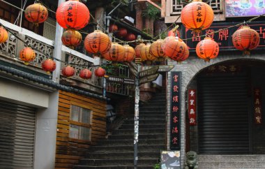 Juifen kırsalında bağlıyordun 