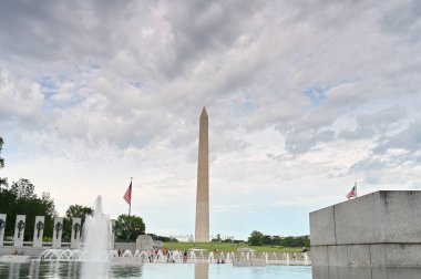 washington Anıtı önünde yansıtan havuzu
