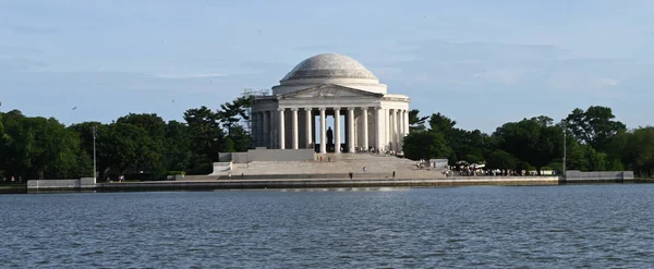 Pomnik Waszyngtona przed Sadzawka — Zdjęcie stockowe