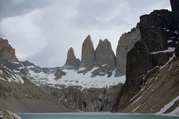 Mirador Los Torres kanssa aqua vesi Torres del Paine National Par — kuvapankkivalokuva