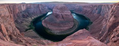 At nalı bandı, Büyük Kanyon ve Colorado Nehri üzerinde gün batımı