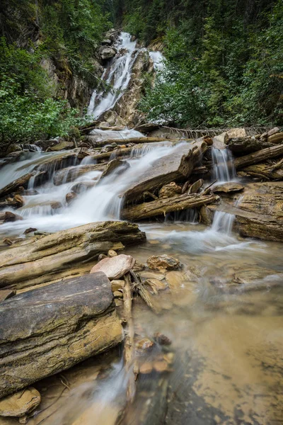 Красивая Природная Водопад Вода Каскада Над Скалами Колумбийской Долине Британской — стоковое фото