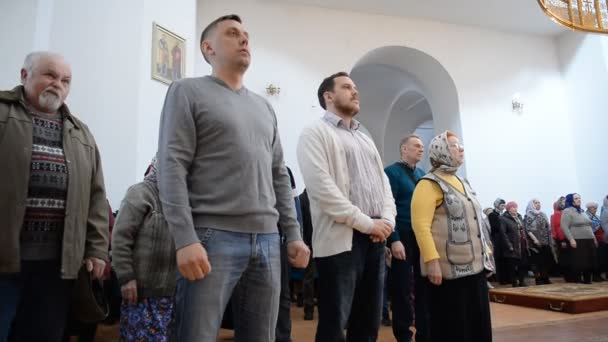 Birsk Rússia Abril 2019 Liturgia Igreja Ortodoxa Russa Sacerdotes Crentes — Vídeo de Stock