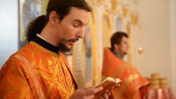 Birsk Rusia Abril 2019 Liturgia Pascua Iglesia Ortodoxa Rusa Sacerdotes — Vídeos de Stock