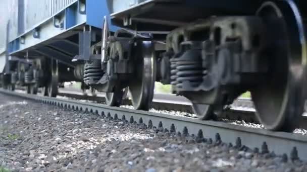 Close Par Rodas Carrinho Com Rodas Comboio Ferroviário Mercadorias — Vídeo de Stock