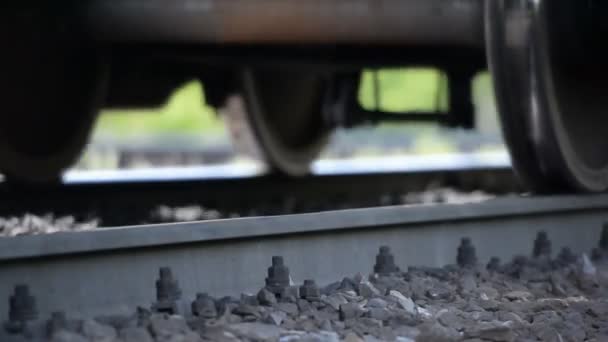 Primo Piano Una Coppia Ruote Carrello Ruote Treno Ferroviario Merci — Video Stock